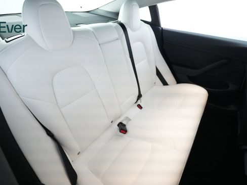 Used 2022 Tesla Model 3 RWD image 5