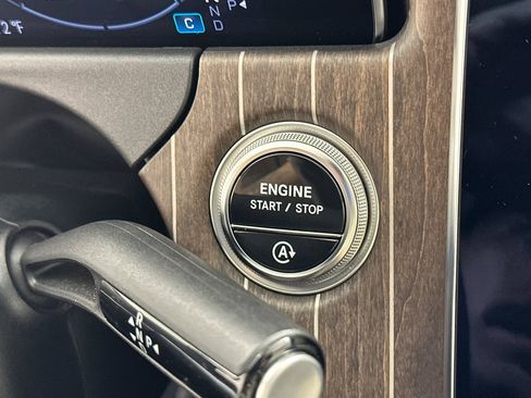 Used 2025 Mercedes-Benz E 350 Sedan image 21