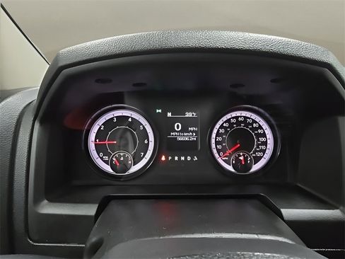 Used 2024 RAM 1500 Classic SLT image 27