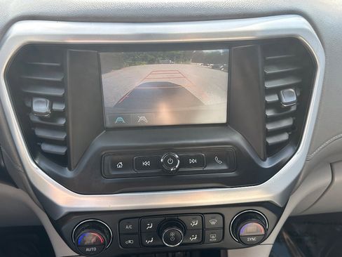 Used 2018 GMC Acadia SLE FWD image 24