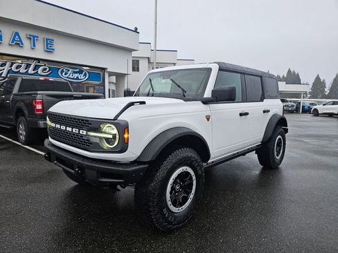 New 2025 Ford Bronco Badlands w/ Sasquatch Package image 2