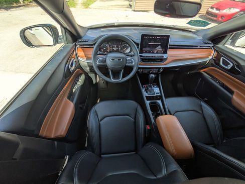 Used 2025 Jeep Compass Limited AWD/4WD image 20
