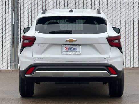 New 2026 Chevrolet Trax LT w/ Driver Confidence Package image 5