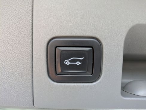 Certified 2022 Cadillac XT5 Premium Luxury image 11