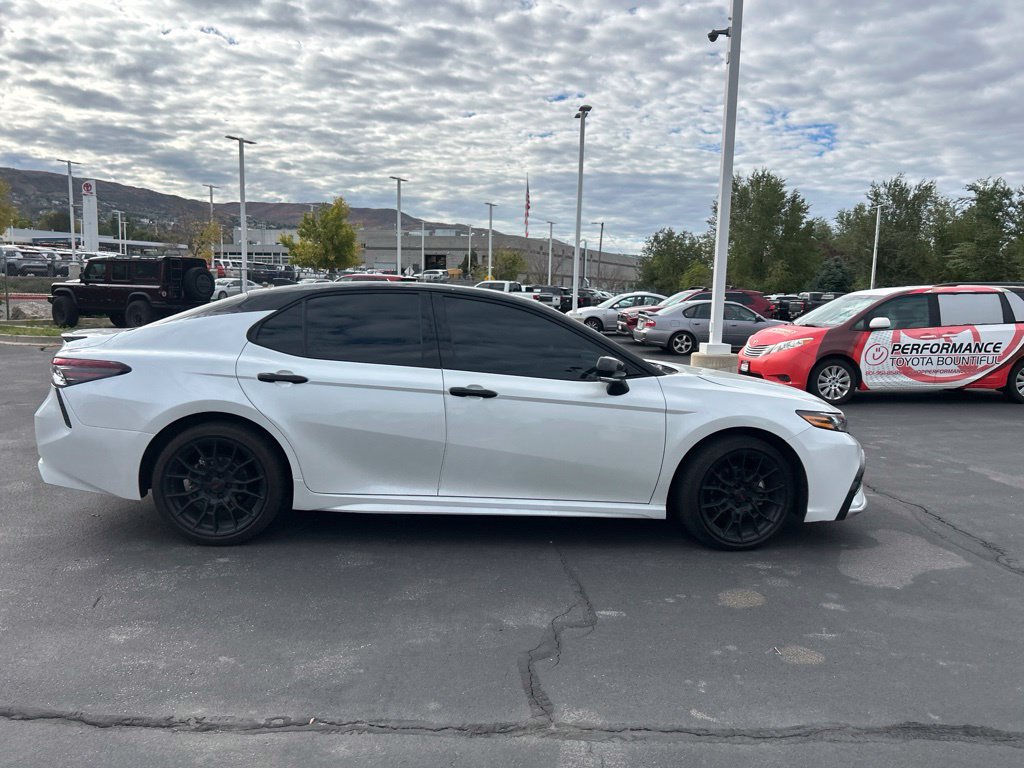 Used 2023 Toyota Camry XSE FWD image 5