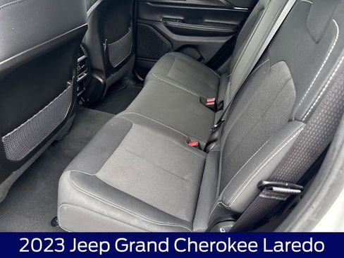 Used 2023 Jeep Grand Cherokee Laredo AWD/4WD image 14