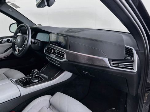 Used 2023 BMW X5 xDrive40i w/ Premium Package AWD/4WD image 29