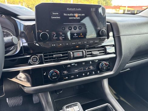 Used 2022 Nissan Pathfinder SL image 25