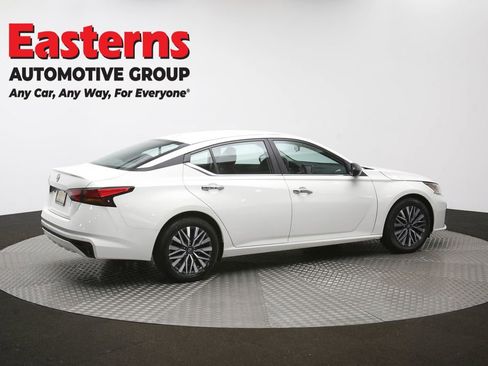 Used 2025 Nissan Altima 2.5 SV FWD image 42