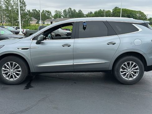 Used 2023 Buick Enclave Essence AWD/4WD image 4