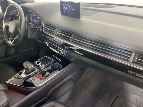 Used 2018 Audi Q7 3.0T Prestige w/ Prestige Package image 32
