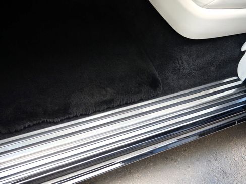 Used 2024 Rolls-Royce Phantom Extended Wheelbase w/ The Phantom Package image 9