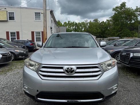 Used 2013 Toyota Highlander SE image 2