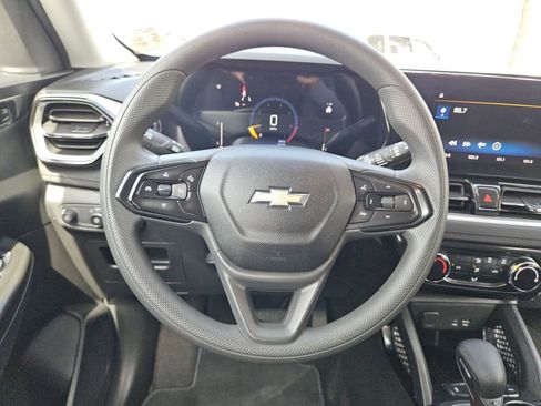 Used 2025 Chevrolet TrailBlazer LT AWD/4WD image 23