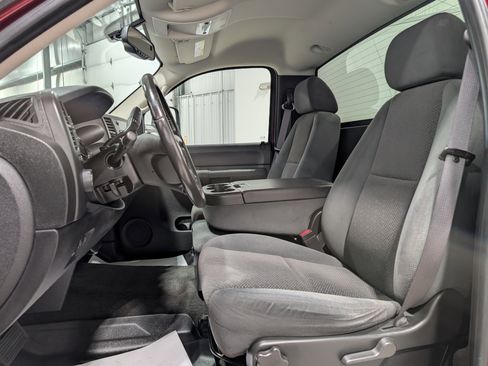 Used 2007 GMC Sierra 2500 SLE w/ Z71 Off-Road Package image 17