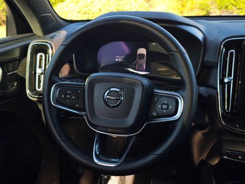 Used 2024 Volvo C40 P8 Recharge Ultimate w/ Protection Package Premier AWD/4WD image 28