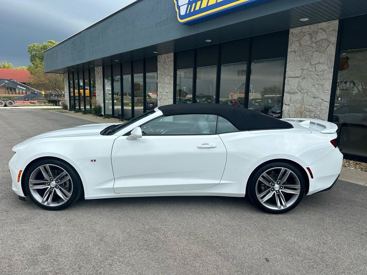 Used 2018 Chevrolet Camaro LT RWD image 18