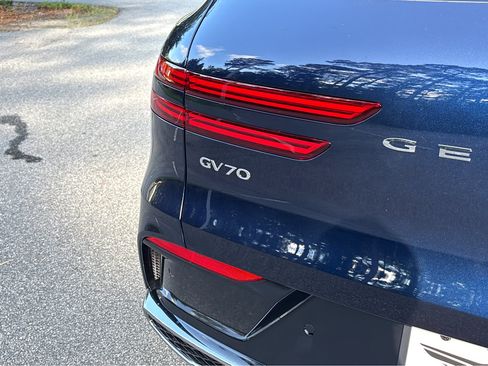 New 2026 Genesis GV70 2.5T image 32