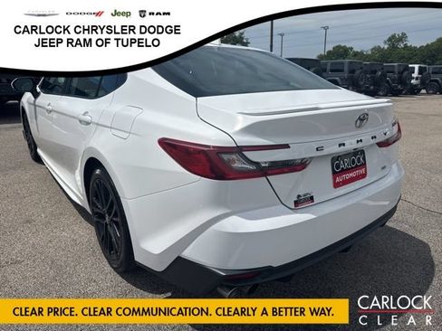 Used 2025 Toyota Camry SE FWD image 8