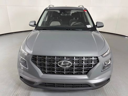 Used 2021 Hyundai Venue SEL FWD image 3