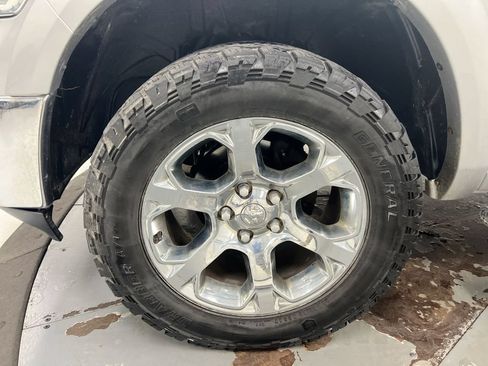 Used 2014 RAM 1500 Laramie AWD/4WD image 26