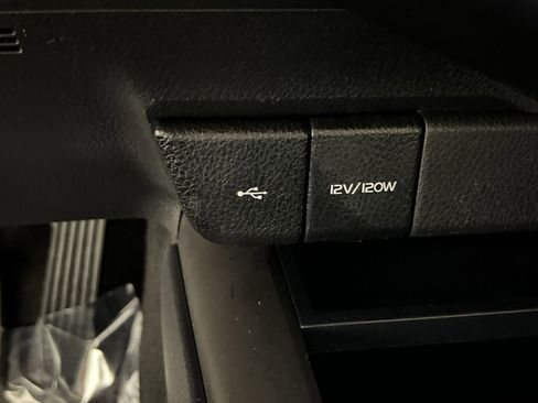 Used 2023 Toyota Camry SE FWD image 34