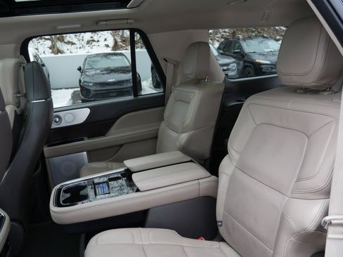 Used 2022 Lincoln Navigator Reserve image 28