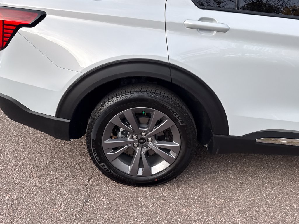 Used 2025 Ford Explorer Active w/ Active Comfort Package AWD/4WD image 36