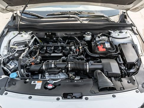 Used 2018 Honda Accord Sport image 12