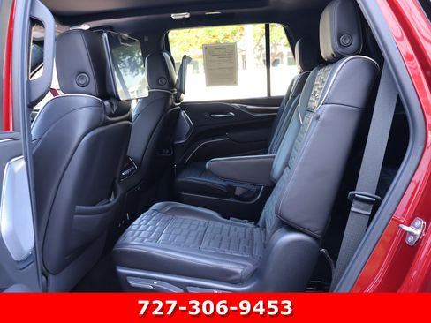Used 2023 Cadillac Escalade Sport Platinum AWD/4WD image 18