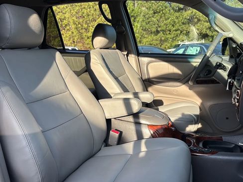 Used 2007 Toyota Sequoia Limited image 25