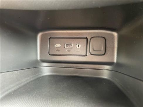 Used 2023 Chevrolet Equinox LT FWD image 14