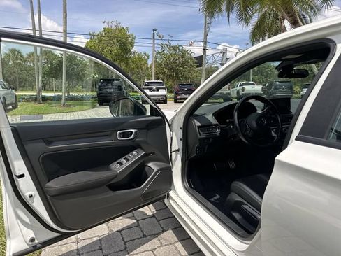 Used 2023 Honda Civic Sport image 22