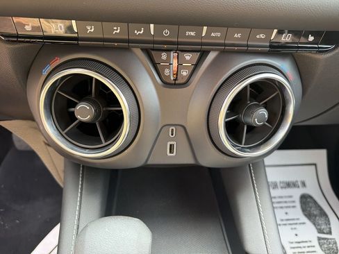 Used 2025 Chevrolet Blazer LT AWD/4WD image 22