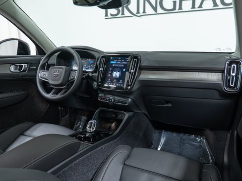 New 2026 Volvo XC40 B5 Plus w/ Protection Package Premier AWD/4WD image 14