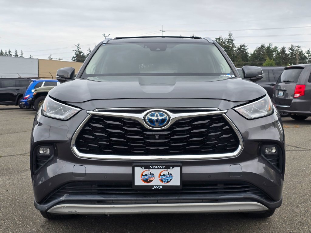 Used 2021 Toyota Highlander Platinum AWD/4WD image 3