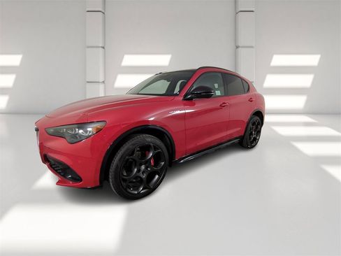 New 2025 Alfa Romeo Stelvio Sprint w/ Veloce Package image 8