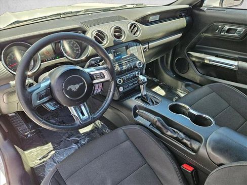 Used 2016 Ford Mustang Coupe RWD image 12