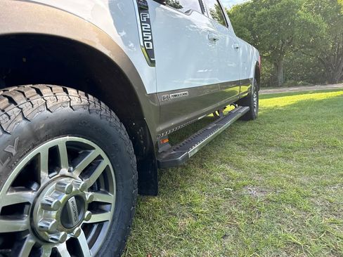 Used 2018 Ford F250 Lariat w/ Lariat Value Package RWD image 54