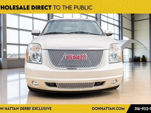 Used 2013 GMC Yukon Denali AWD/4WD image 25