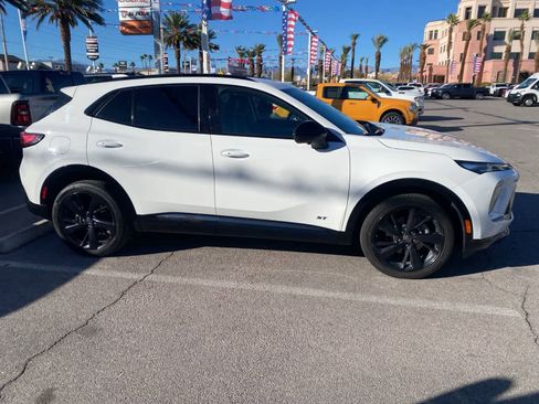 Used 2025 Buick Envision Sport Touring image 4