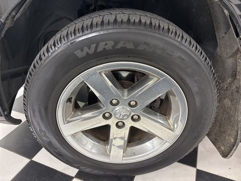 Used 2017 RAM 1500 Express AWD/4WD image 5