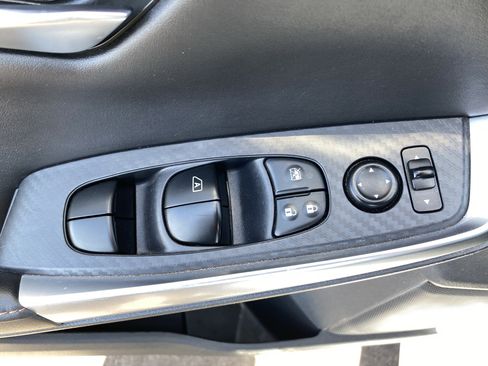 Used 2020 Nissan Sentra SR w/ Electronics Package FWD image 18