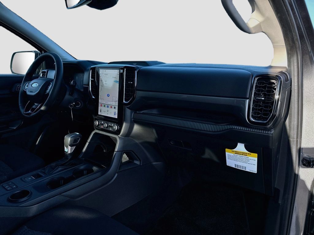 New 2026 Ford Ranger XLT w/ Black Appearance Package RWD image 27