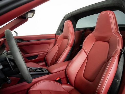 Used 2025 Porsche 911 Targa 4 GTS image 5