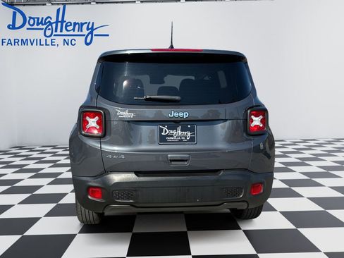 Used 2023 Jeep Renegade Latitude image 4