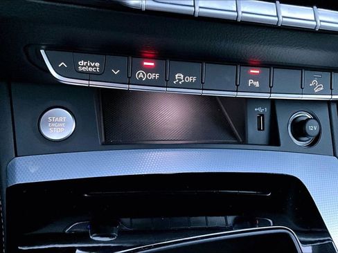 Certified 2025 Audi Q5 2.0T Premium Plus w/ Premium Plus Package image 16