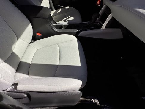 Used 2024 Toyota Corolla Cross L image 30