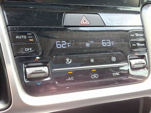 Used 2021 Kia Sorento EX w/ Panoramic Sunroof Package AWD/4WD image 17