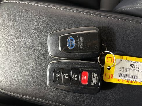 Used 2018 Toyota Prius Prime Premium image 24